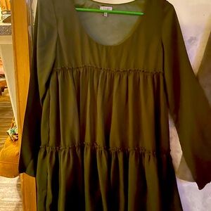 Green long sleeve dress